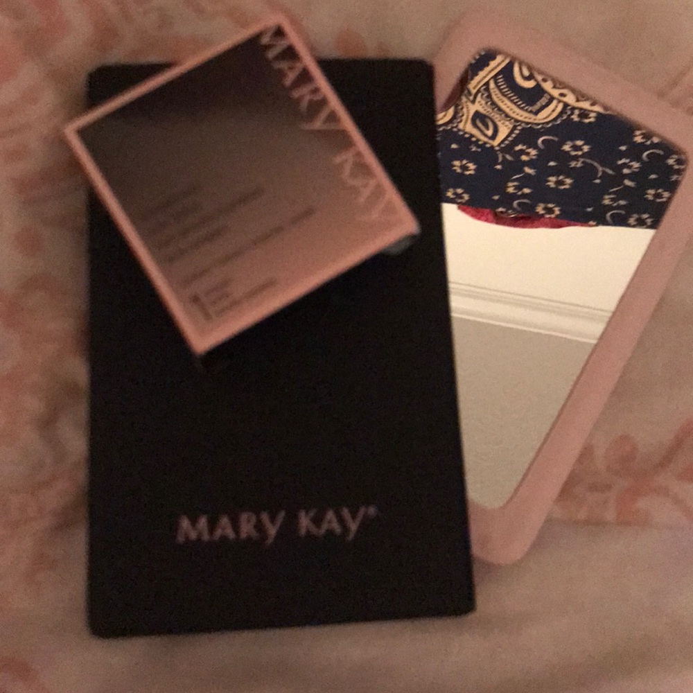 Mary Kay compact mini with Morrow
